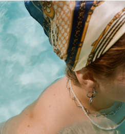 Girl sitting illustration